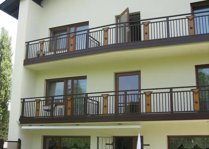 招待所 普拉特娜膳食公寓