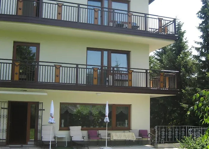 普拉特娜膳食公寓 2*