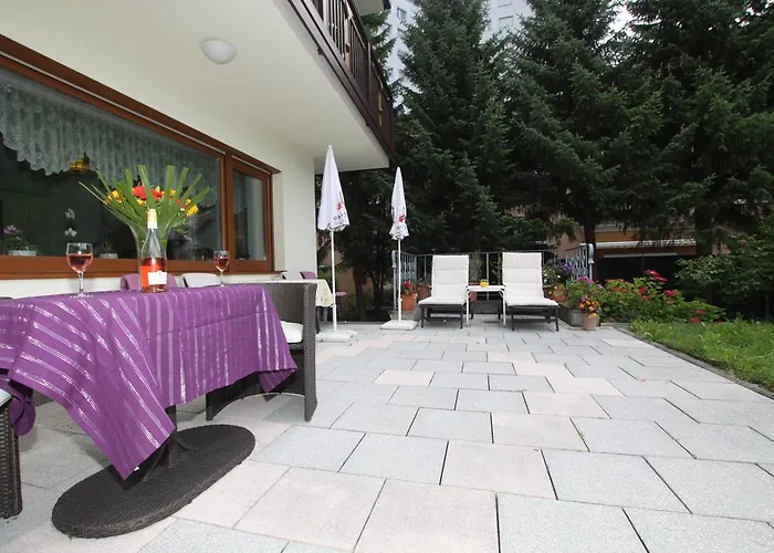 普拉特娜膳食公寓 招待所 2*