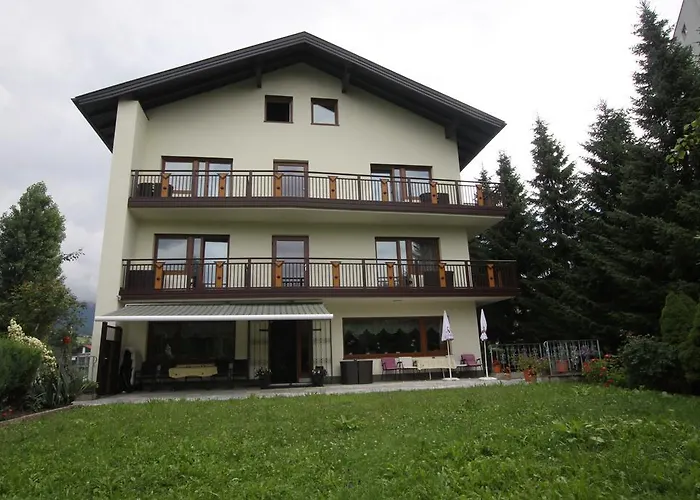 普拉特娜膳食公寓 招待所