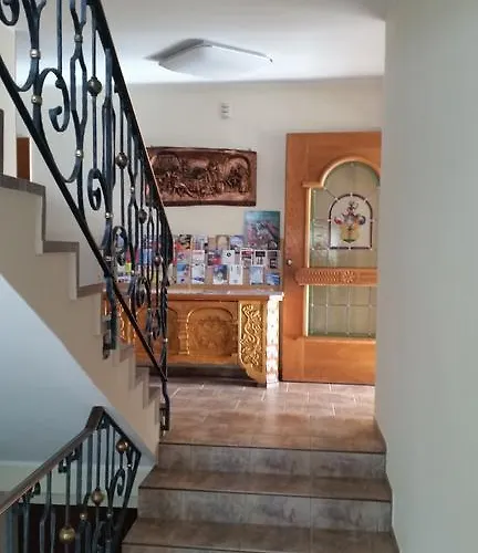 招待所 普拉特娜膳食公寓 2*